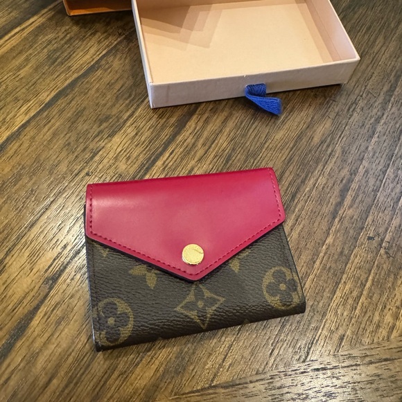 Louis Vuitton Zoe wallet (used once) - Picture 1 of 9